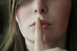 secret-2725302-300x200.jpg